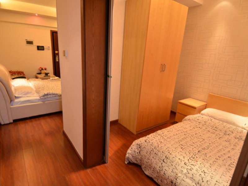 hotelPic