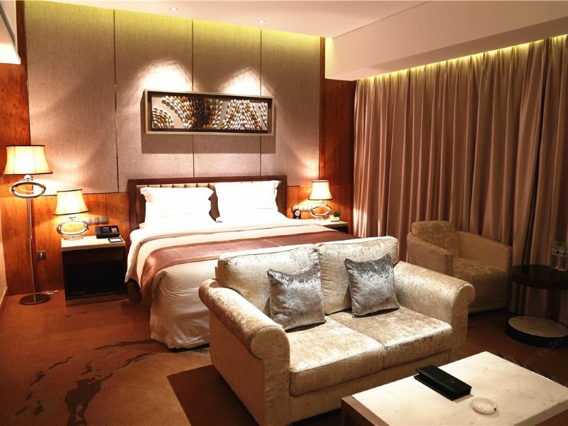 hotelPic