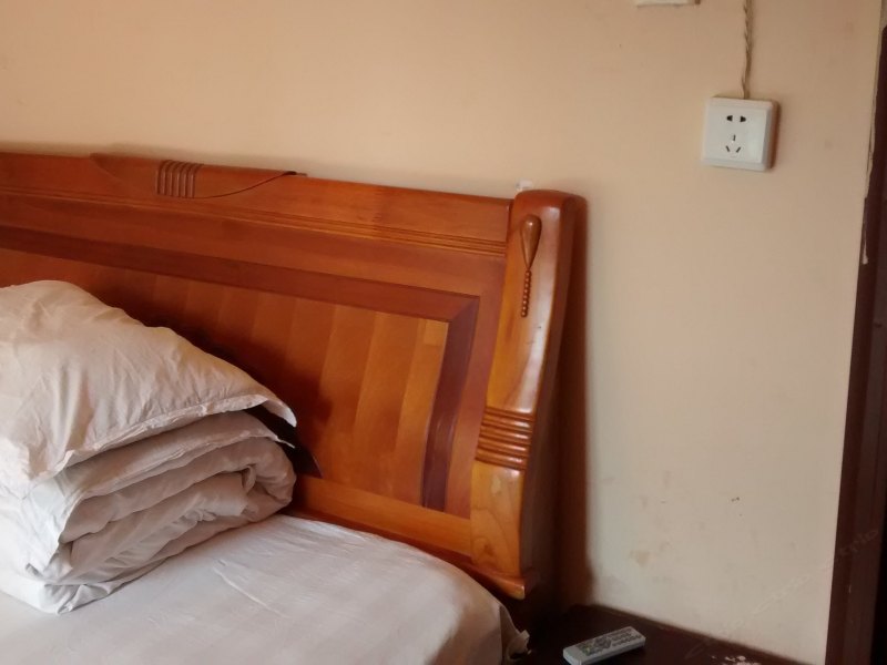 hotelPic