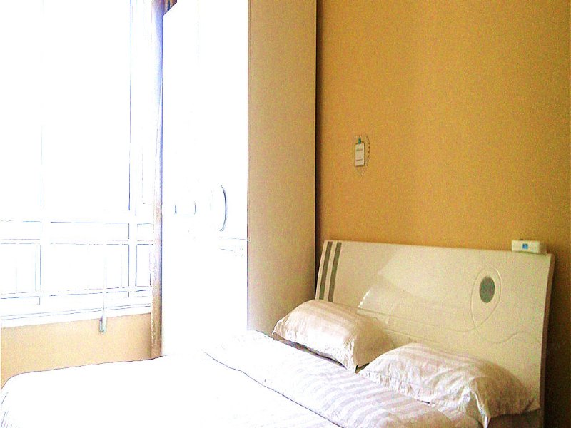 hotelPic