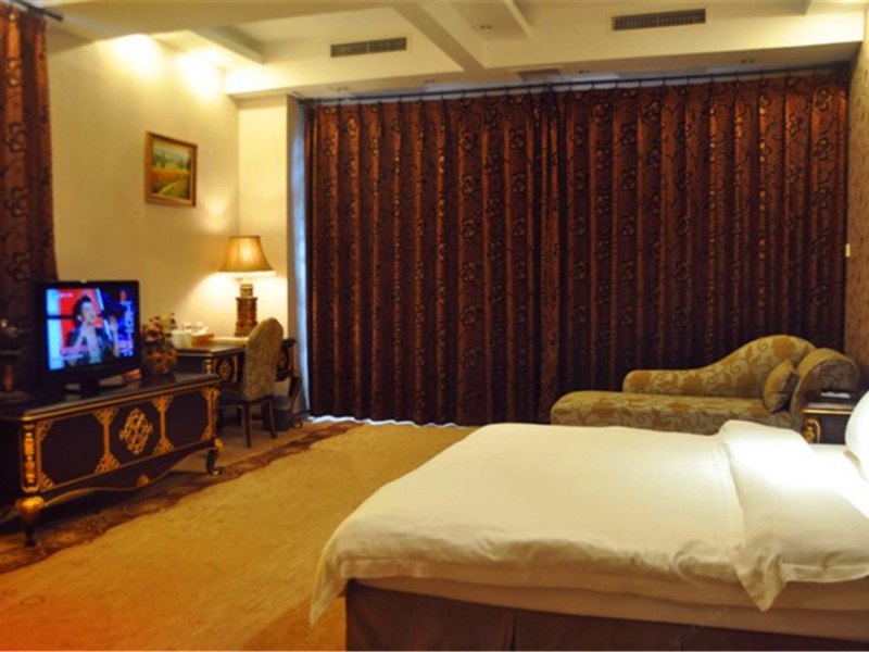 hotelPic