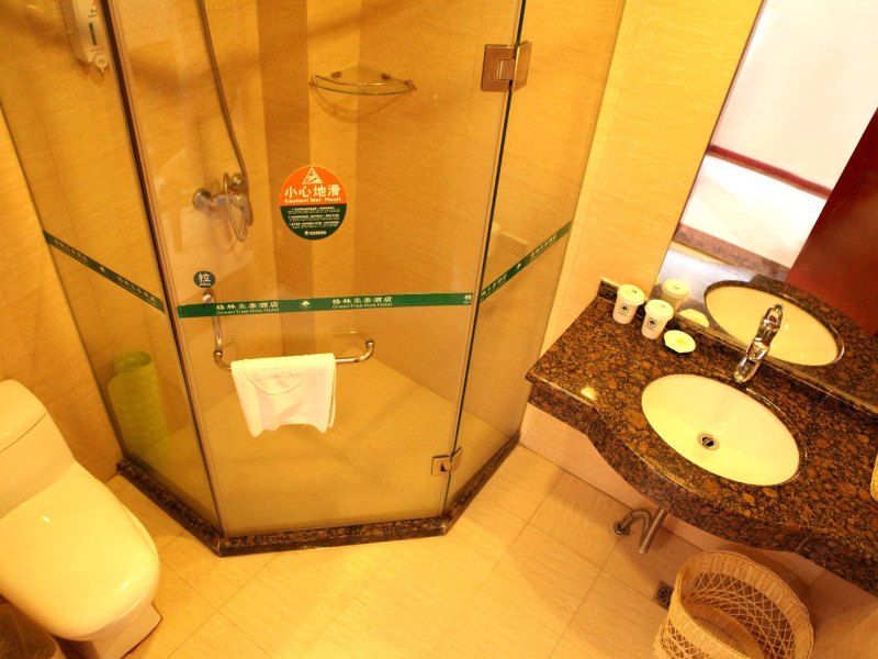 hotelPic