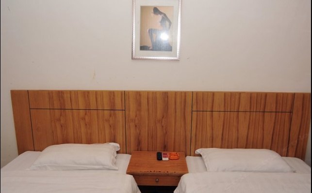 hotelPic