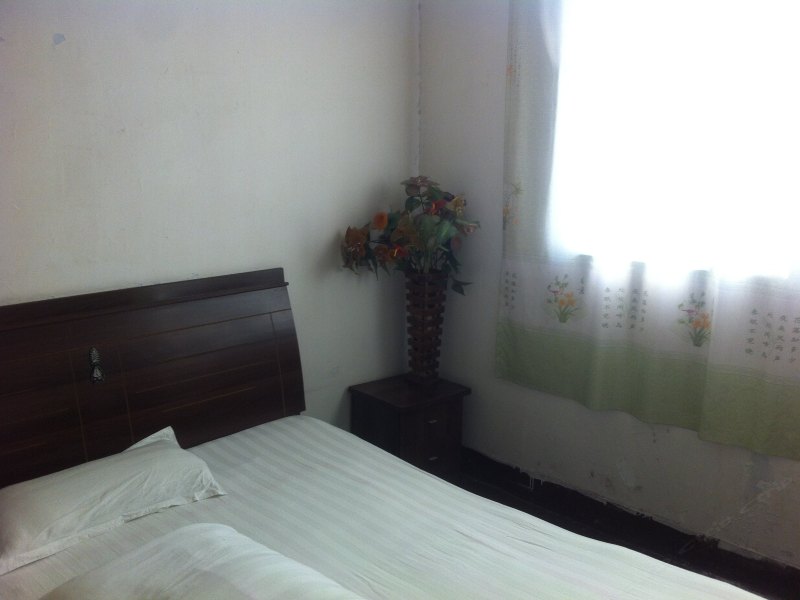 hotelPic
