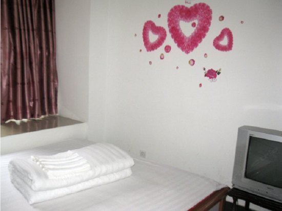 hotelPic