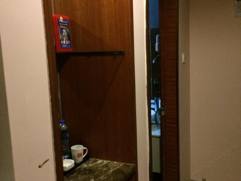 hotelPic