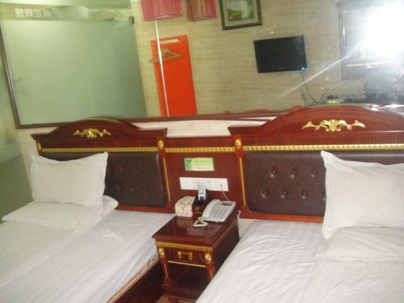 hotelPic