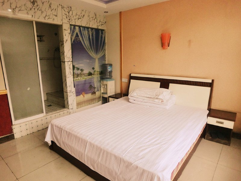 hotelPic