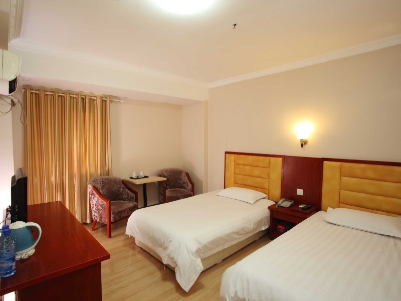 hotelPic