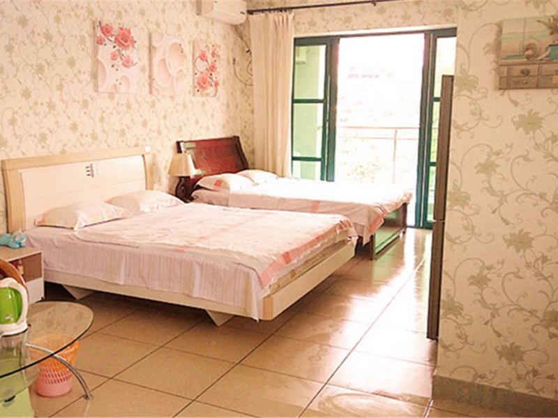hotelPic