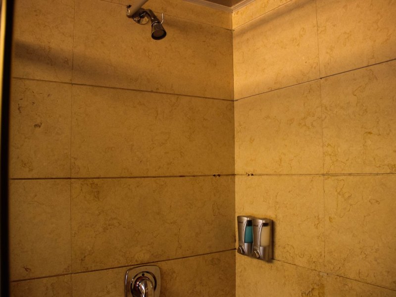 hotelPic