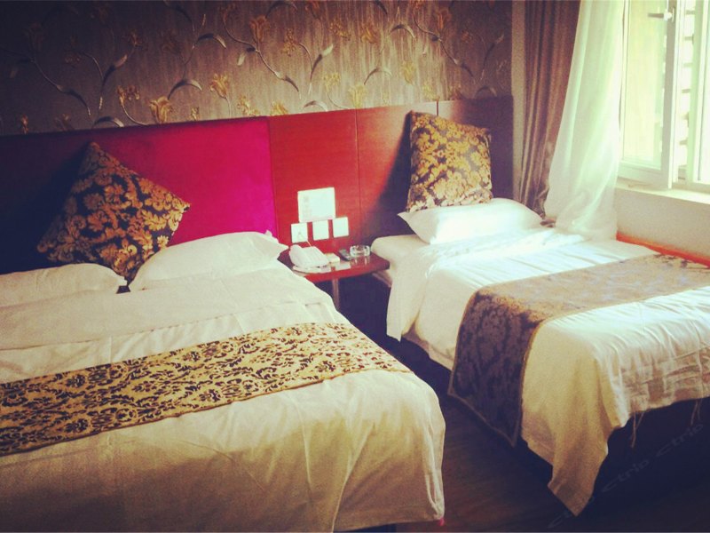hotelPic