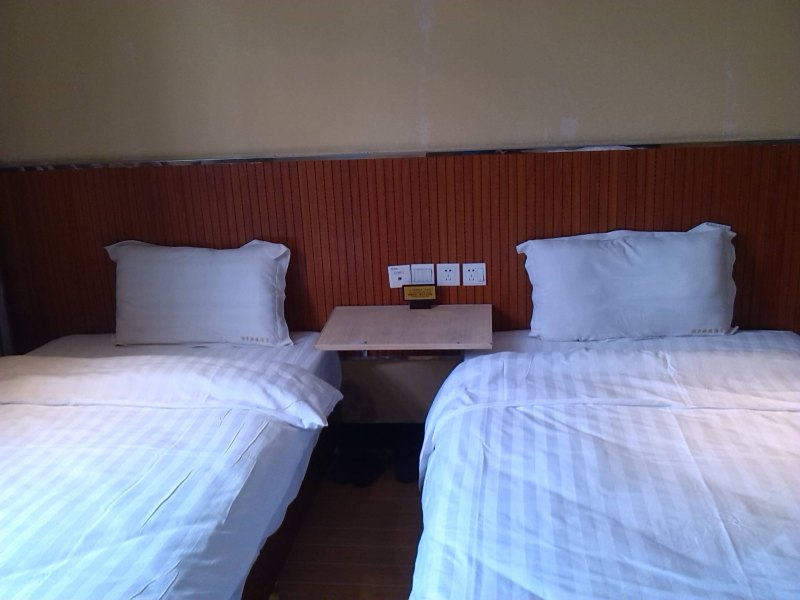 hotelPic