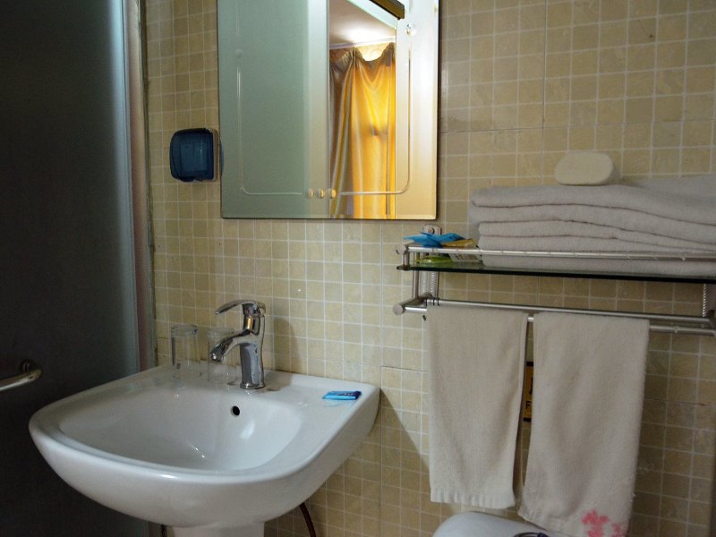 hotelPic