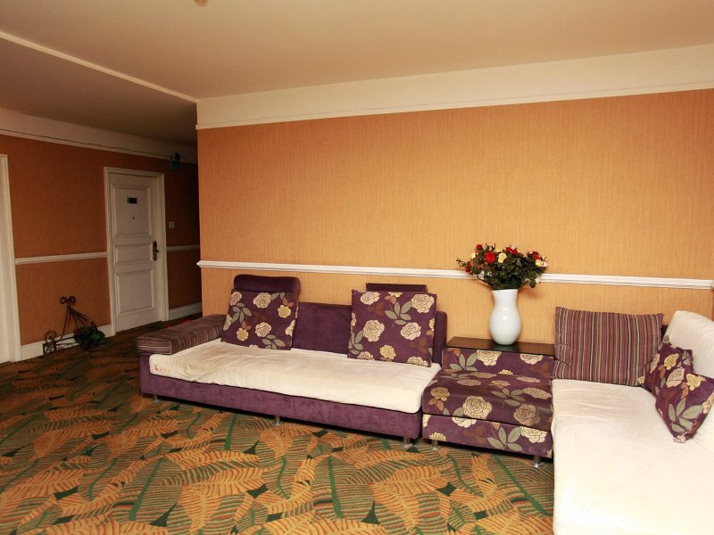hotelPic