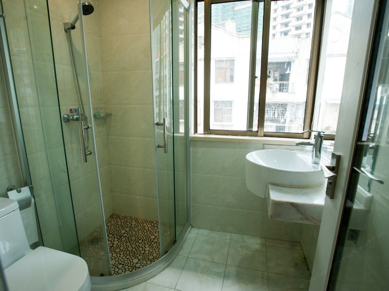 hotelPic