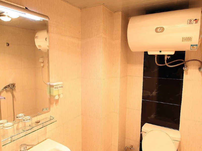 hotelPic