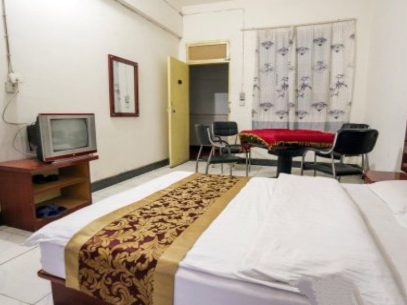 hotelPic