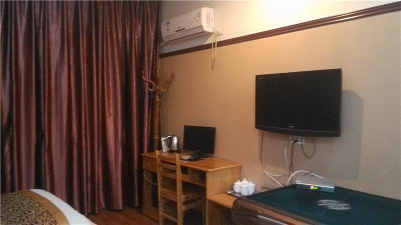hotelPic