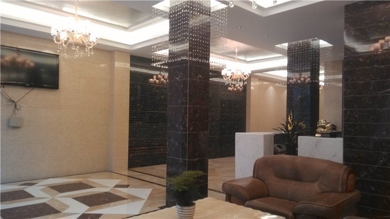 hotelPic