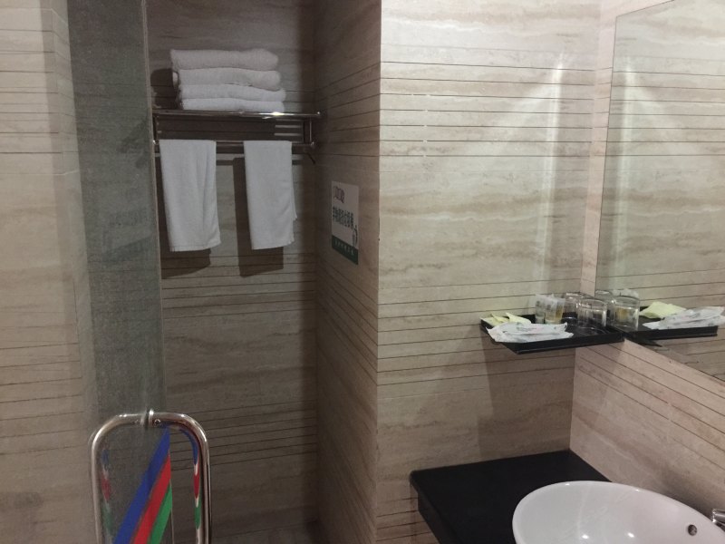 hotelPic