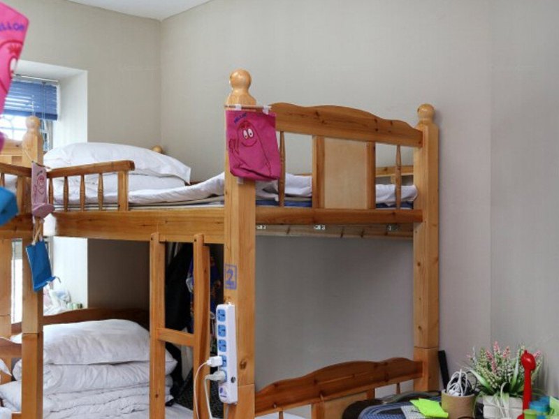 hotelPic