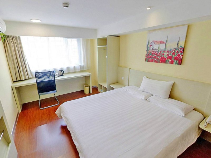 hotelPic