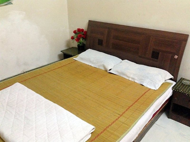 hotelPic
