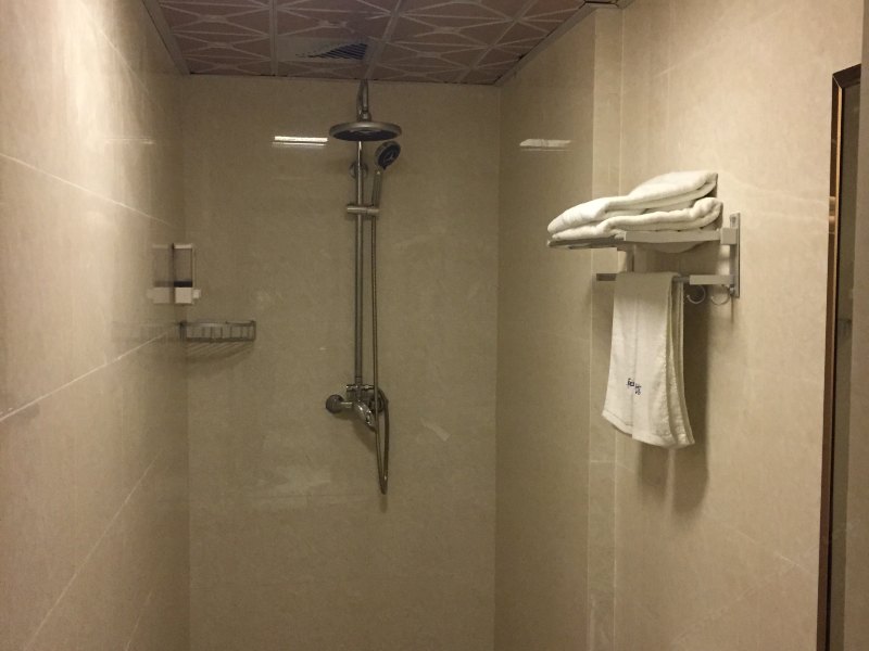 hotelPic