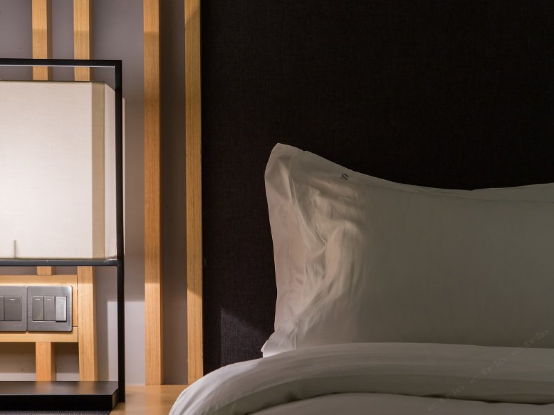 hotelPic