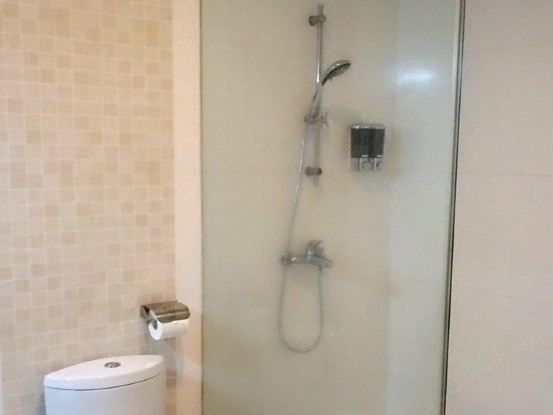 hotelPic