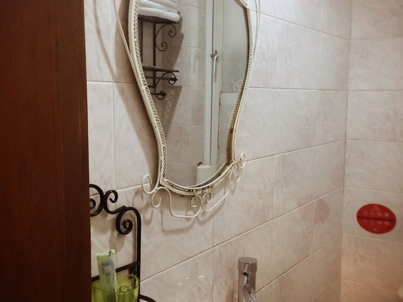 hotelPic