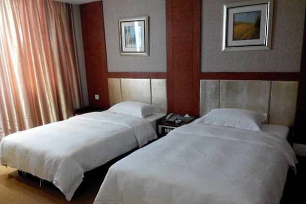 hotelPic