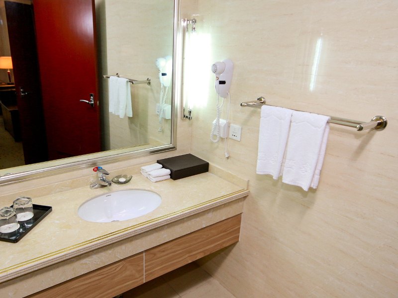 hotelPic