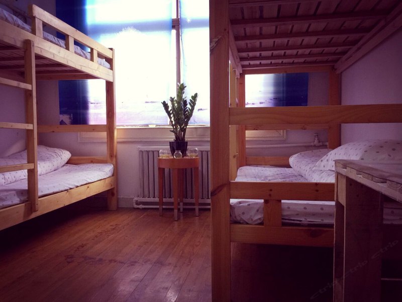 hotelPic
