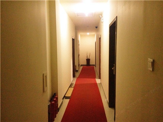 hotelPic