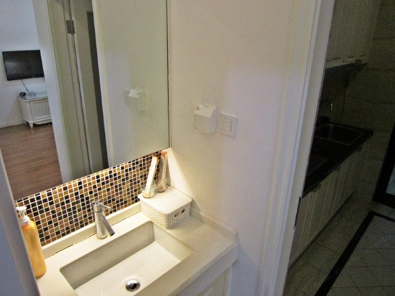 hotelPic