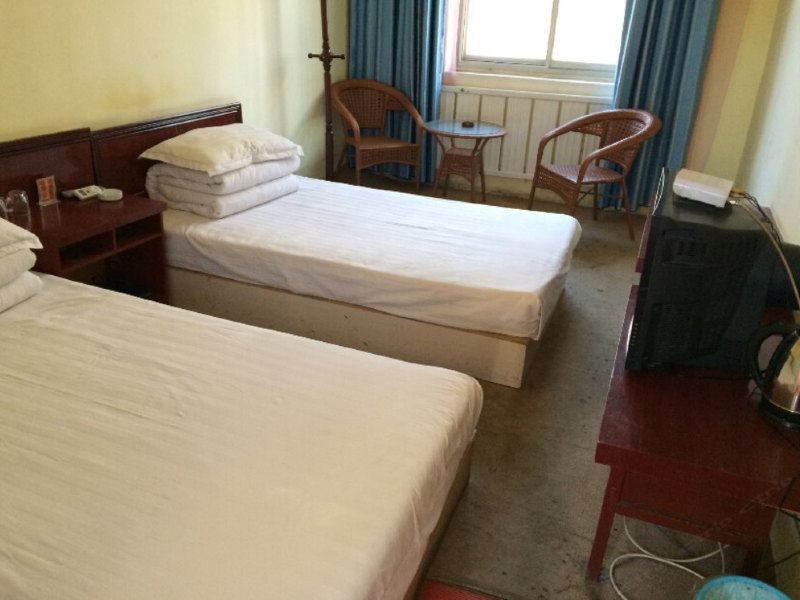 hotelPic