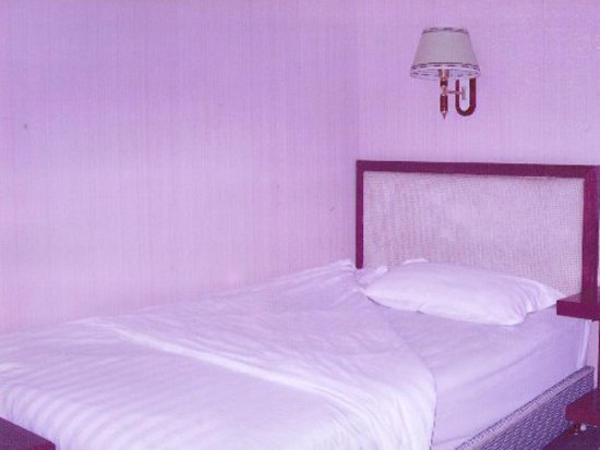 hotelPic