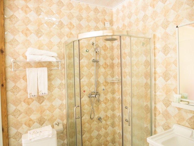 hotelPic