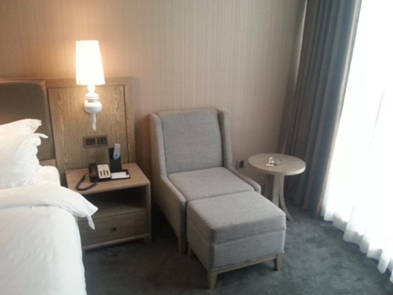 hotelPic