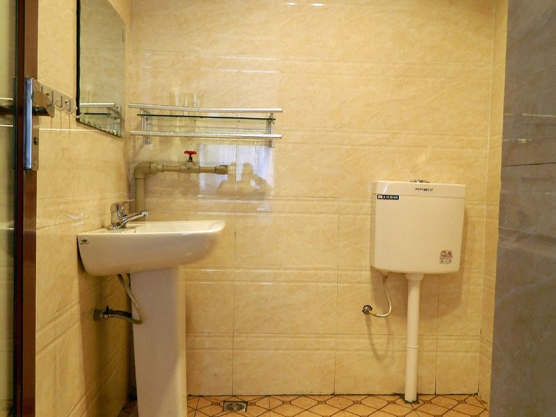 hotelPic