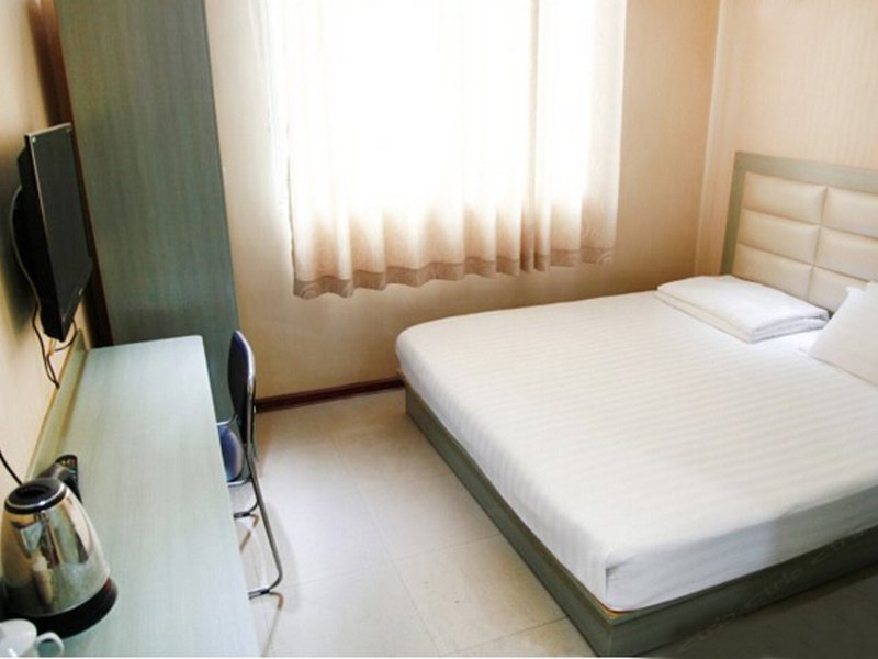hotelPic