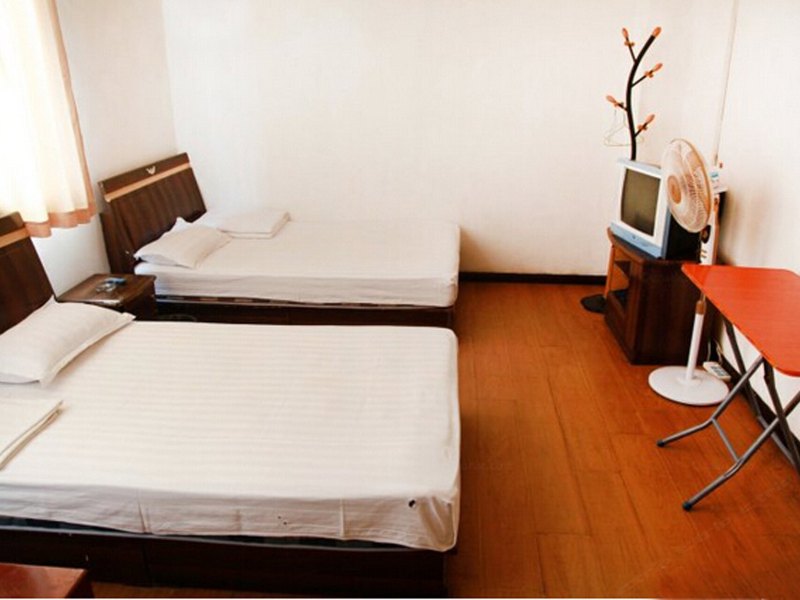 hotelPic