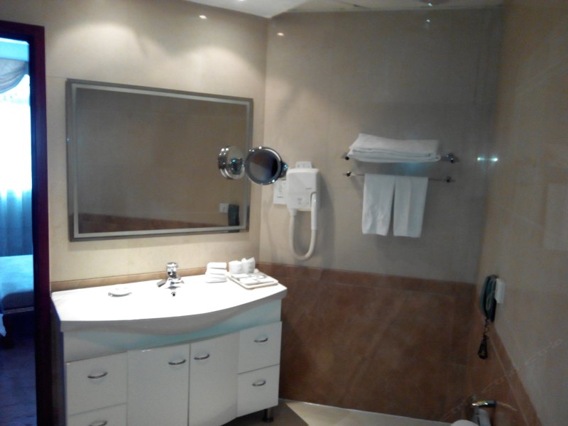hotelPic