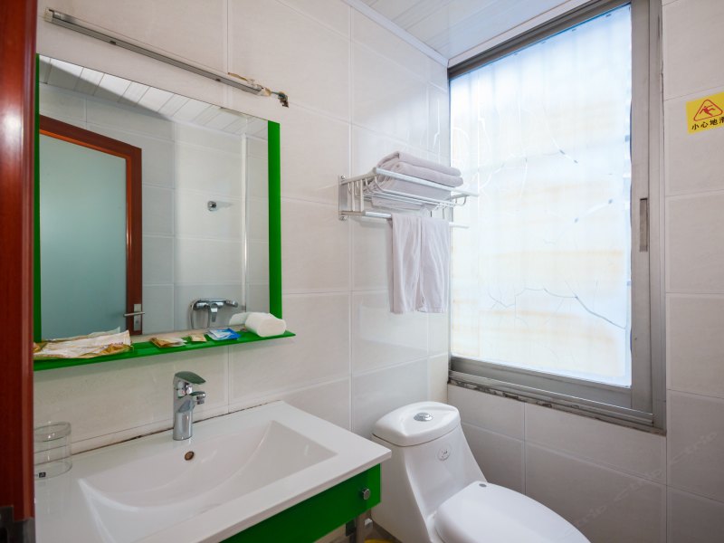 hotelPic