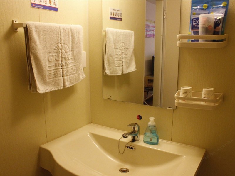 hotelPic