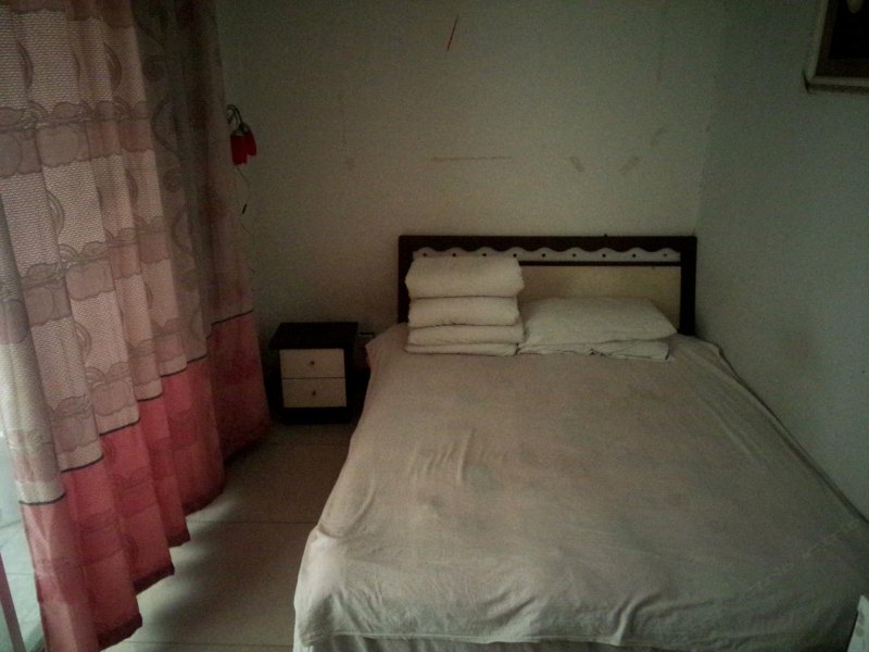hotelPic