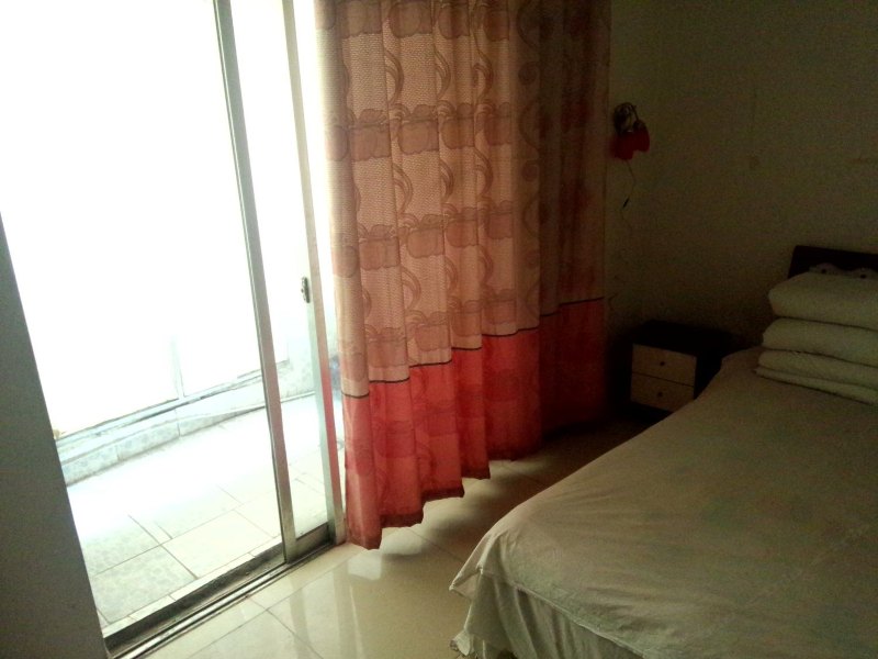 hotelPic