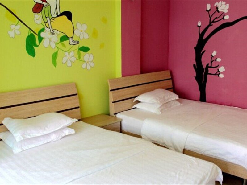 hotelPic